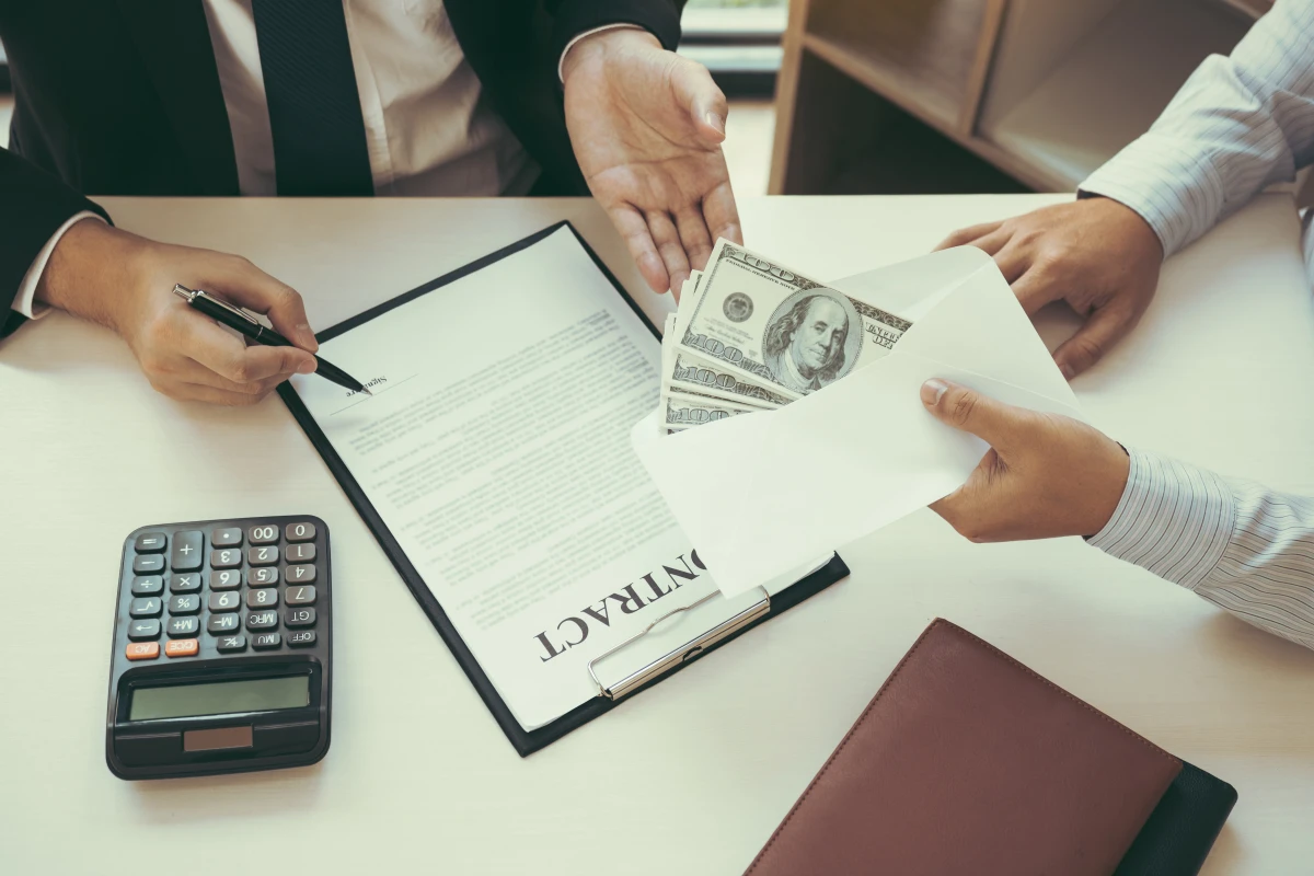 Le dol en droit des contrats : une étude approfondie et pratique