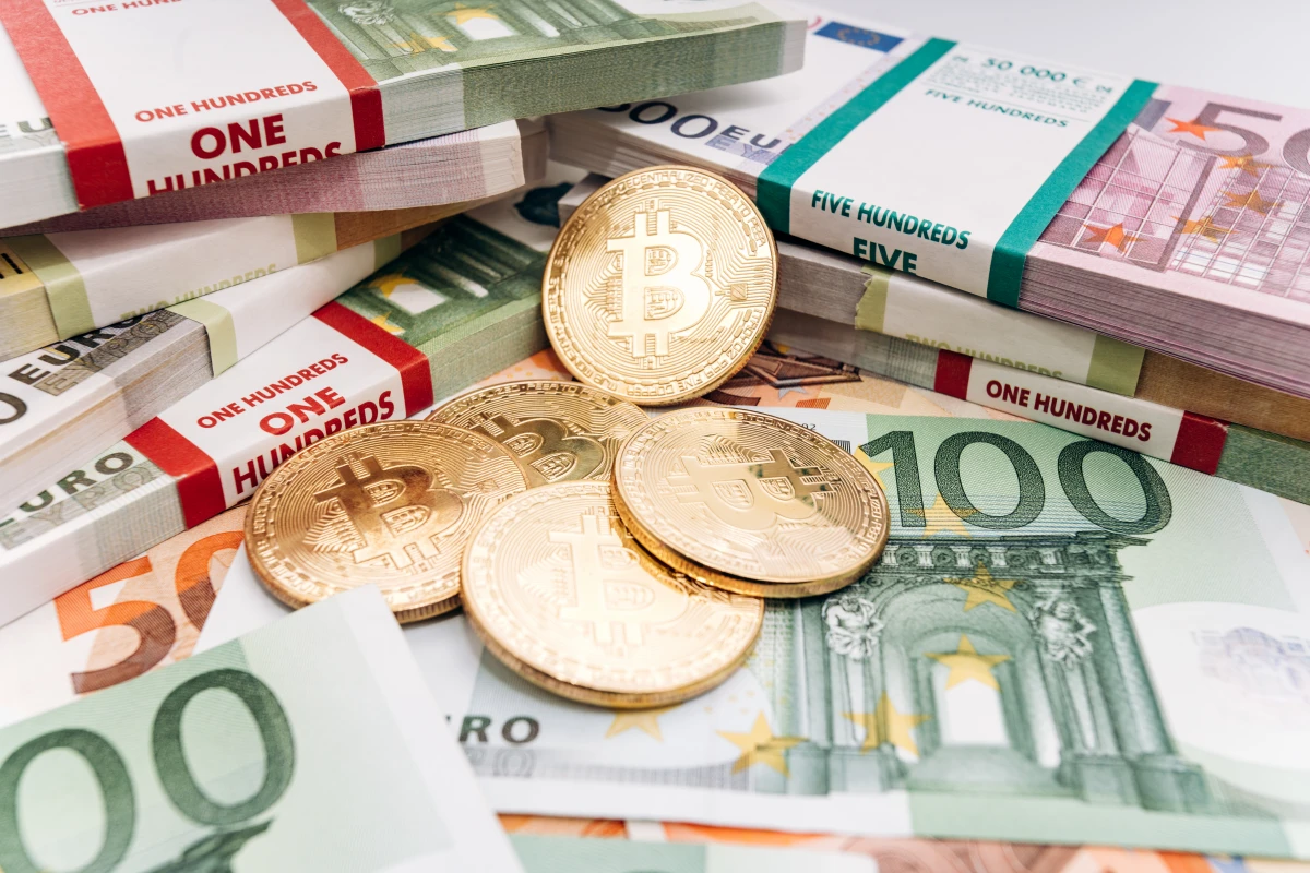 Blockchain et cryptomonnaies : enjeux juridiques et implications