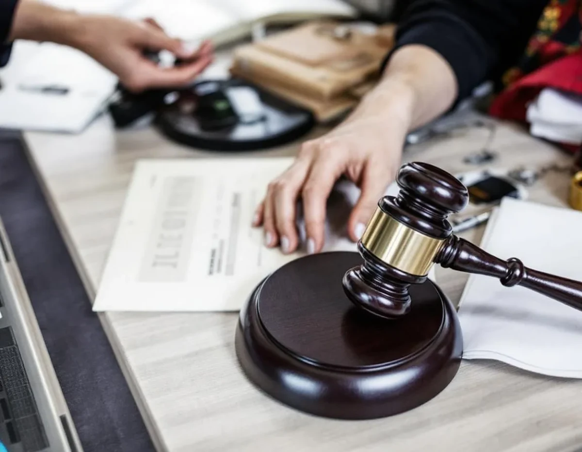 Débarras d'appartement : La gestion juridique des objets de valeur